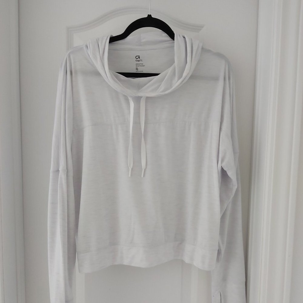 Gap Breath Pullover